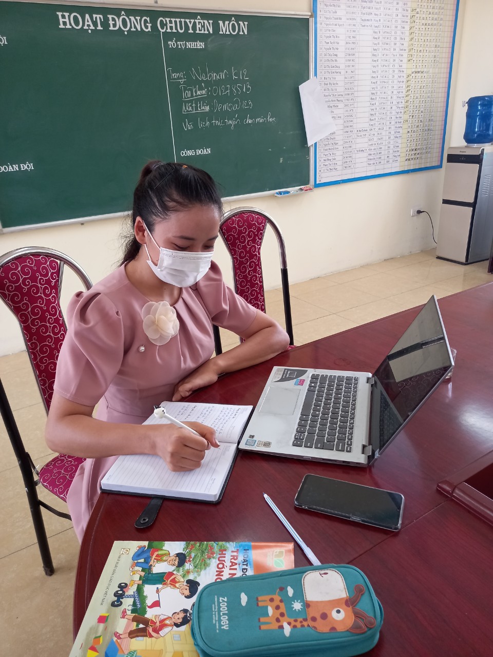 TỔ CHỨC THÀNH CÔNG KỲ THI HỌC KỲ II TRỰC TUYẾN TRÊN TRANG STUDY.HANOI.EDU.VN